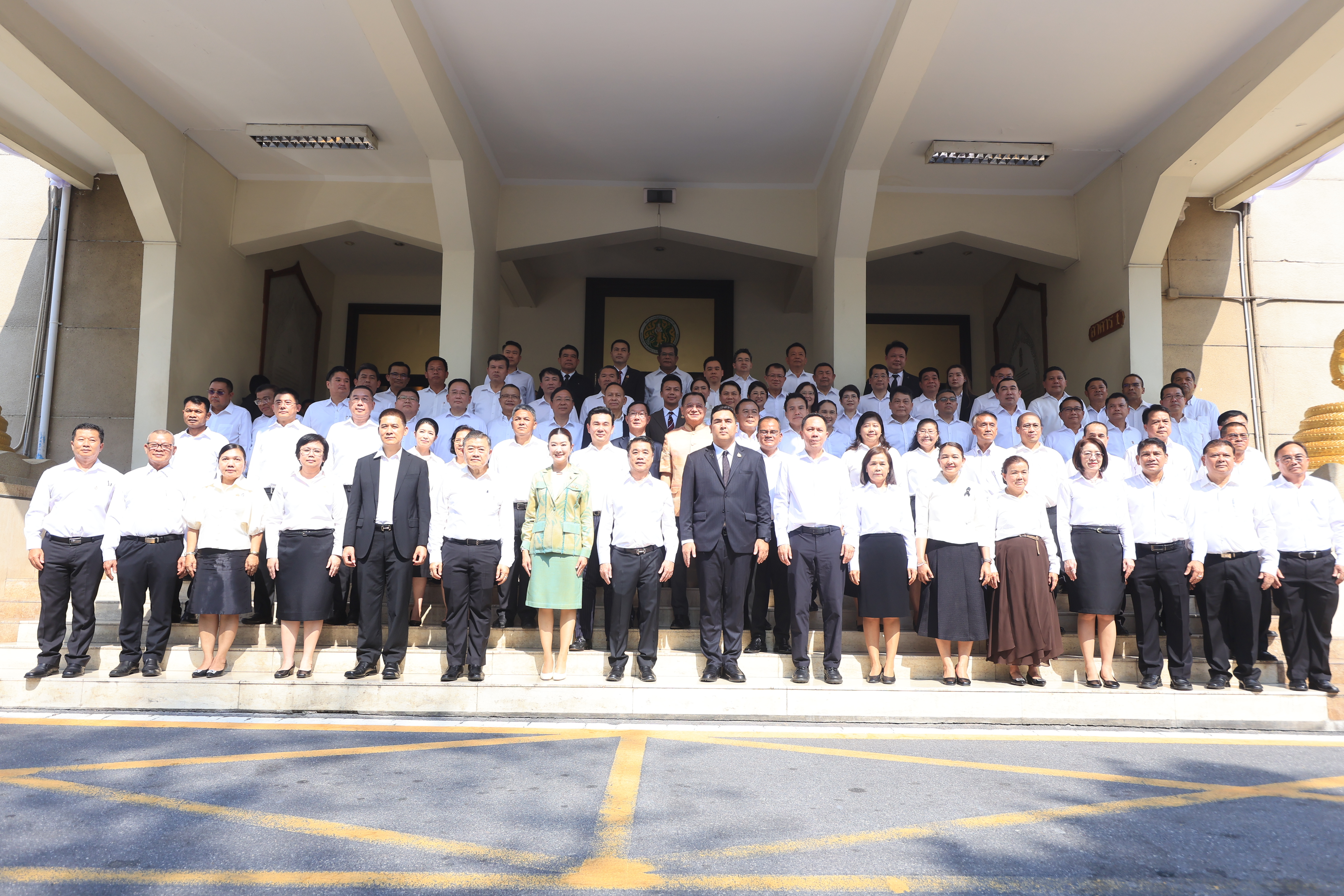 title - คณะผู้บริหาร ส.ป.ก. ร่วมพิธีสักการะสิ่งศักดิ์สิทธิ์ประจำกระทรวงเกษตรและสหกรณ์ ในโอกาสเข้ารับตำแหน่งของรัฐมนตรีว่าการกระทรวงเกษตรและสหกรณ์ และรัฐมนตรีช่วยว่าการกระทรวงเกษตรและสหกรณ์ 